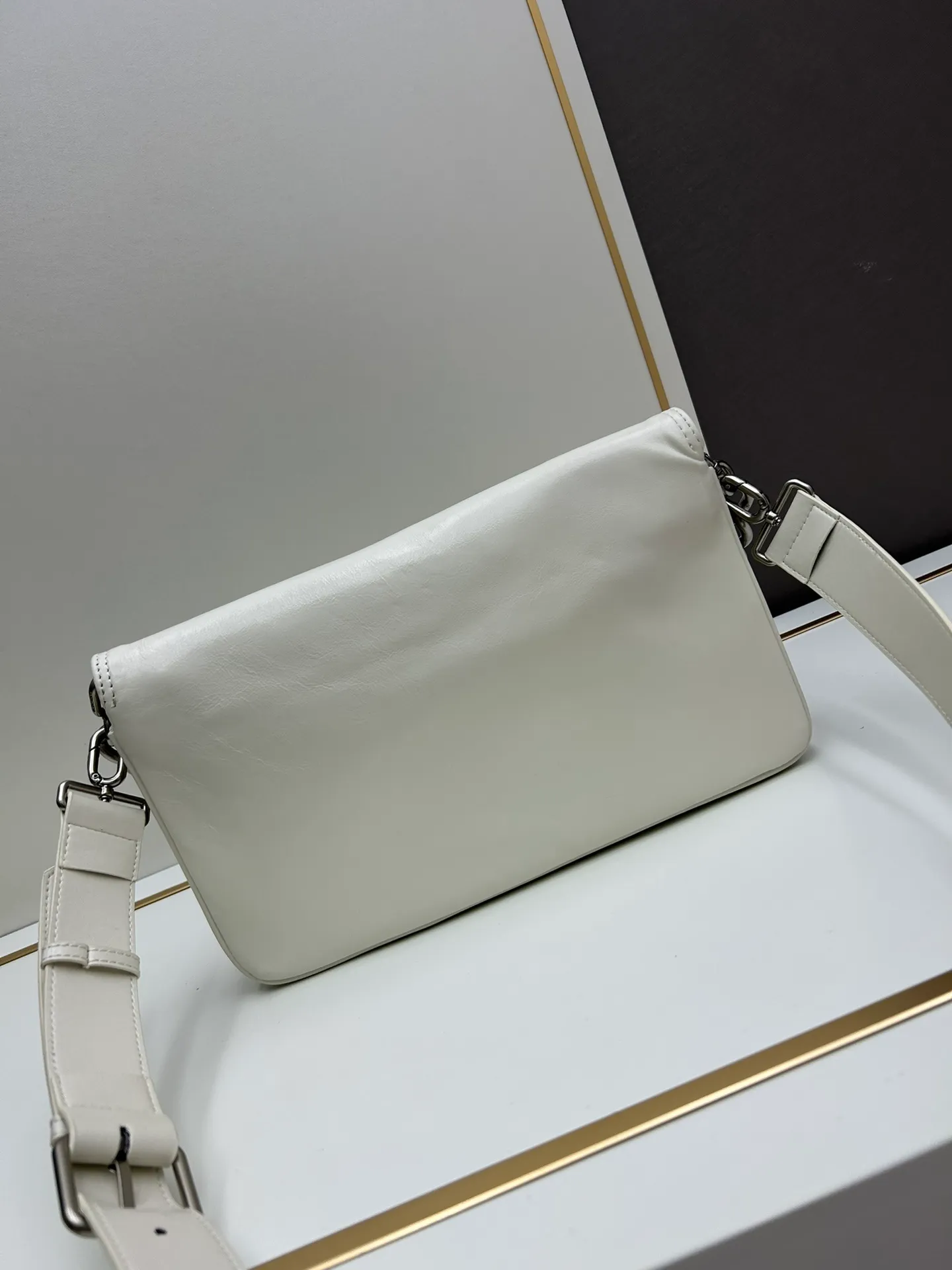 All categories Balenciaga Women's Bags (Balenciaga) Balenciaga 84883