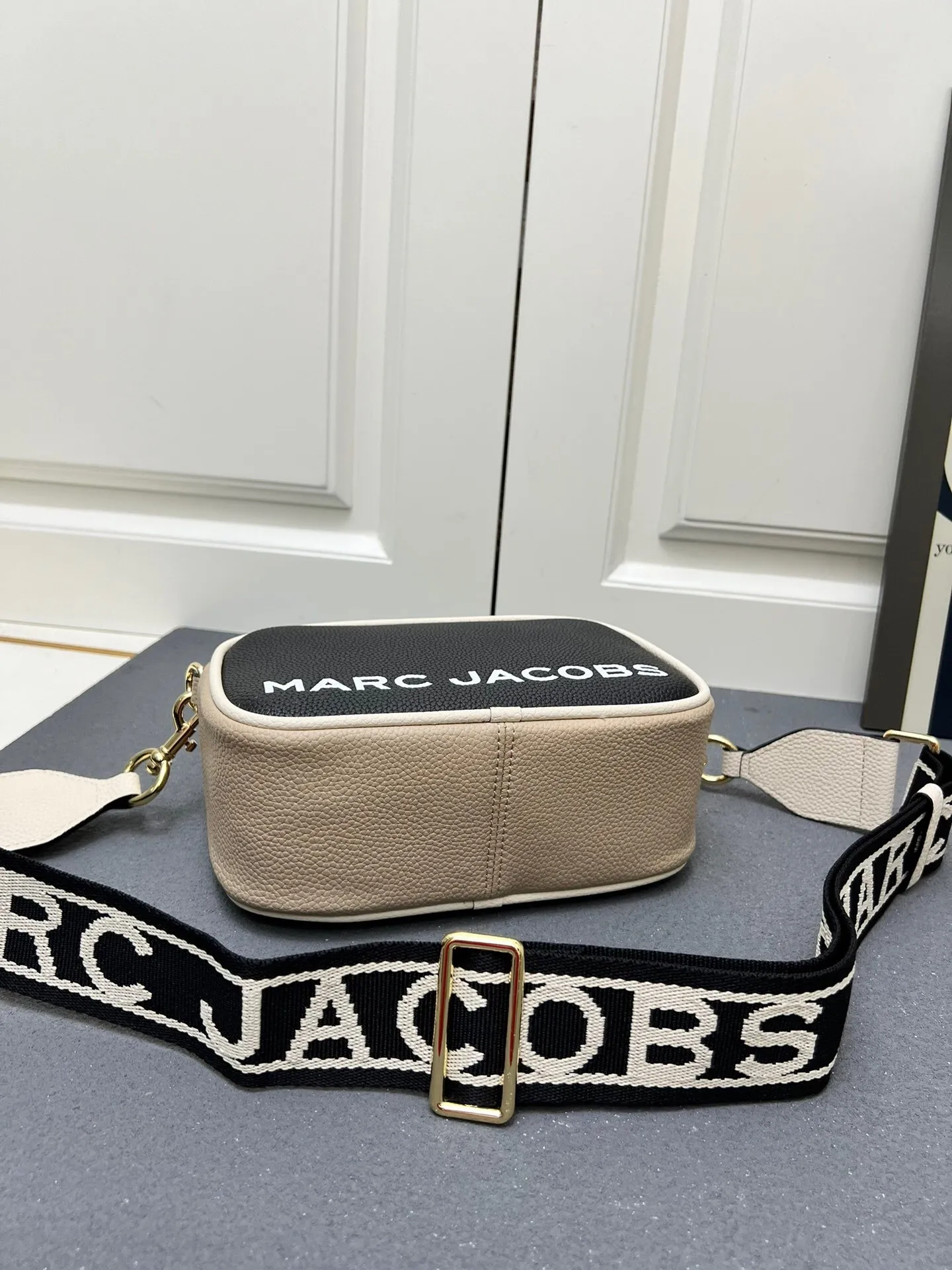 All Categories Official Website "Brand Women's Bags" Women's Bags 💙 BALENCIAGA 2025 New Balenciaga Crossbody Bag