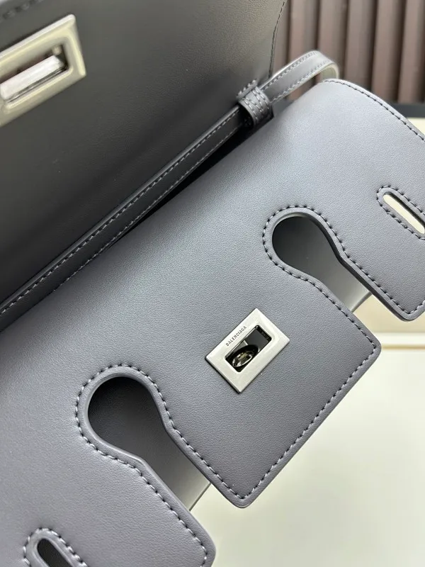 All categories Balenciaga Women's Bags (Balenciaga) Balenciaga 8896