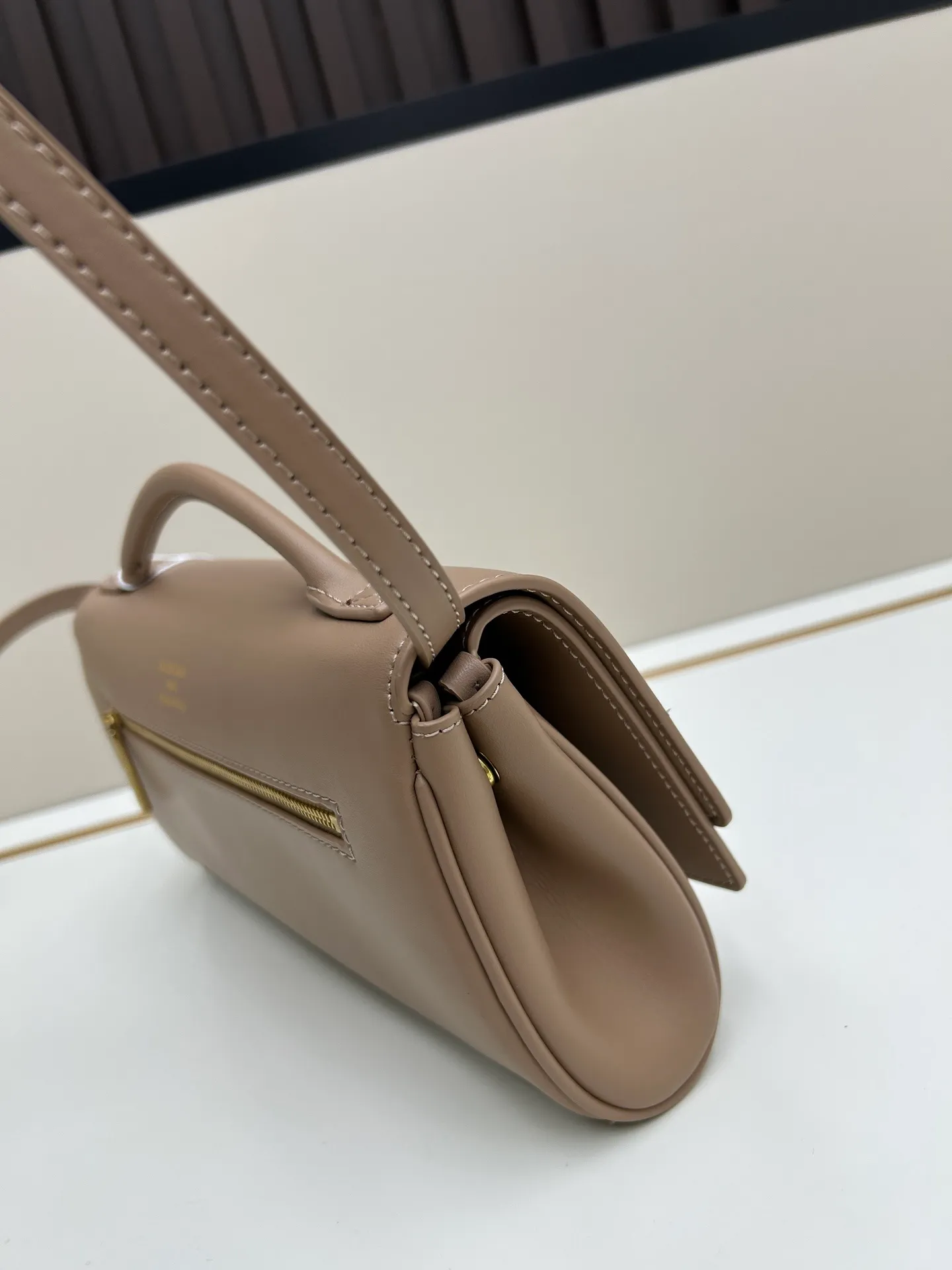 All categories Balenciaga Women's Bags (Balenciaga) Balenciaga 8896