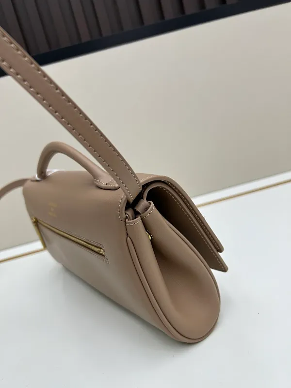 All categories Balenciaga Women's Bags (Balenciaga) Balenciaga 8896