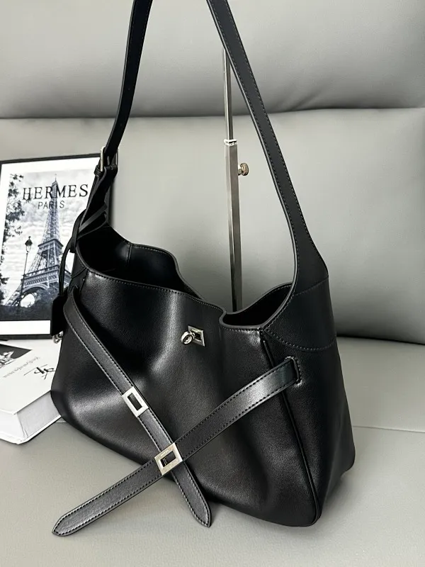 All Categories Balenciaga Women's Bags (Balenciaga) Balenciaga 5022
