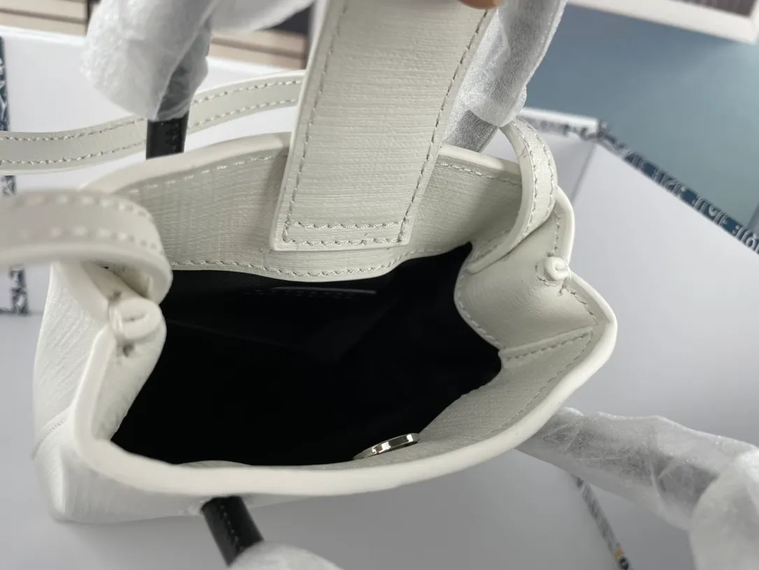 All categories Official website "Brand Women's Bags" Women's Bags 💙 BALENCIAGA 2023 latest Balenciaga mobile phone bag