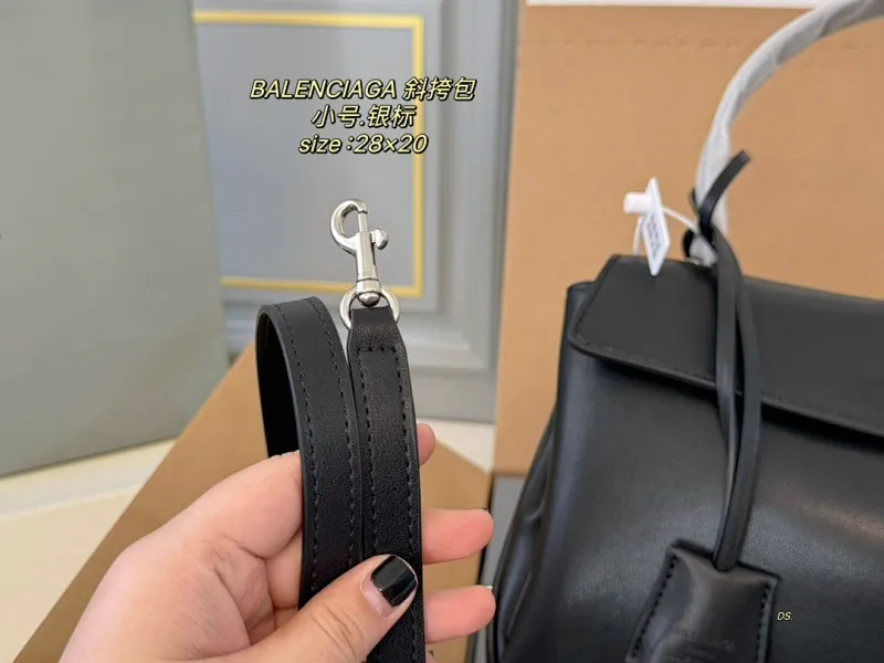 All Categories Official Website "Brand Women's Bags" Women's Bags 💙 BALENCIAGA 2024 Official Website New Balenciaga Crossbody Bag