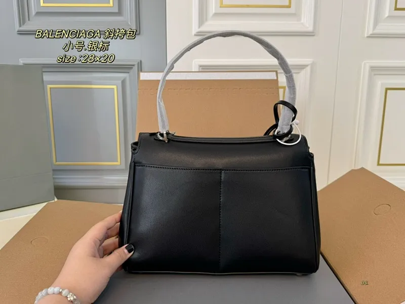 All Categories Official Website "Brand Women's Bags" Women's Bags 💙 BALENCIAGA 2024 Official Website New Balenciaga Crossbody Bag