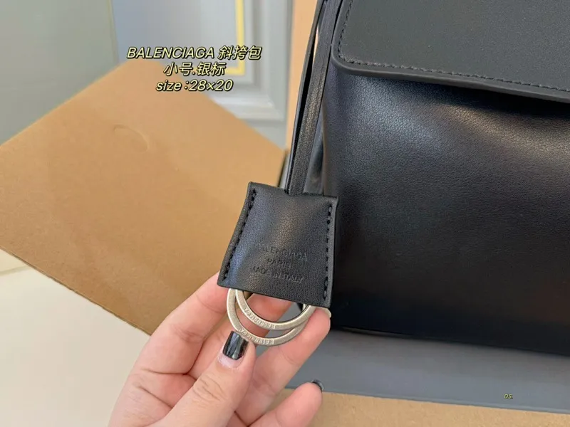All Categories Official Website "Brand Women's Bags" Women's Bags 💙 BALENCIAGA 2024 Official Website New Balenciaga Crossbody Bag