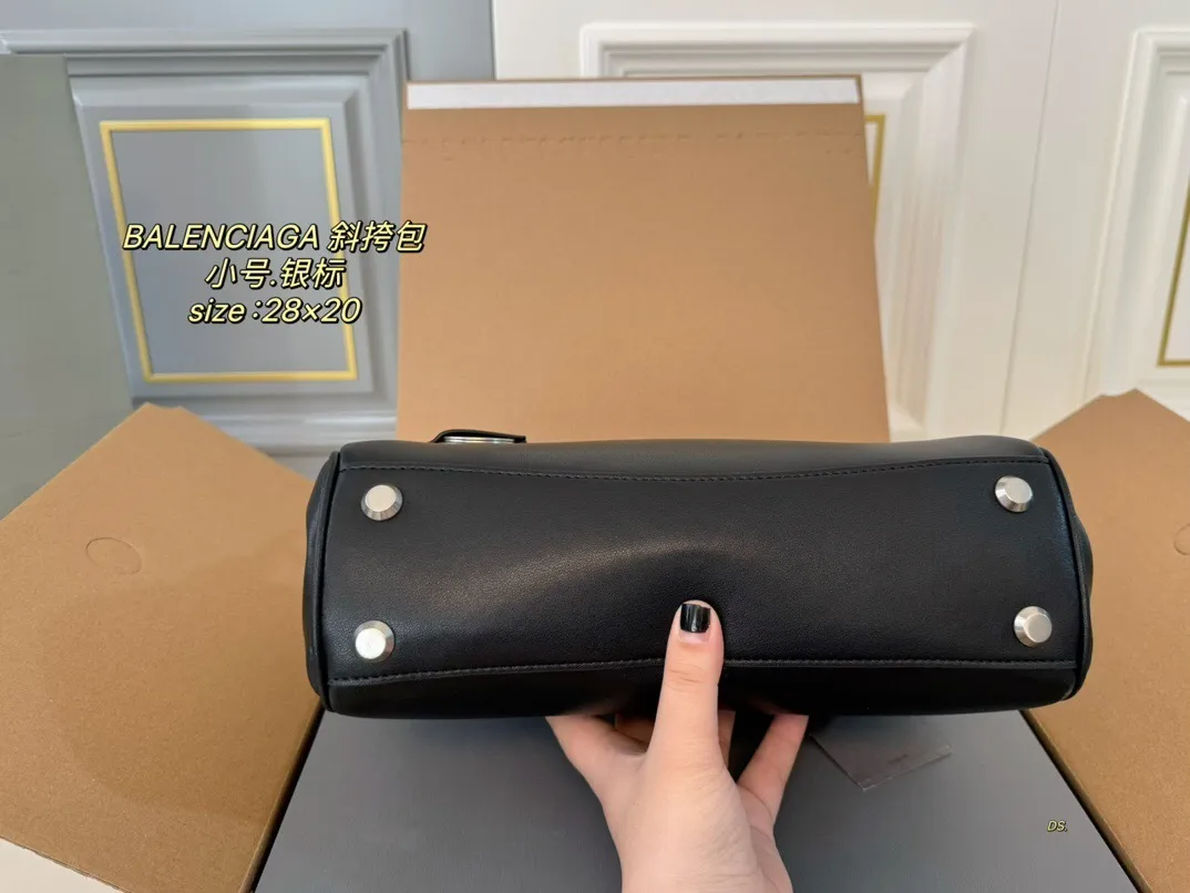 All Categories Official Website "Brand Women's Bags" Women's Bags 💙 BALENCIAGA 2024 Official Website New Balenciaga Crossbody Bag
