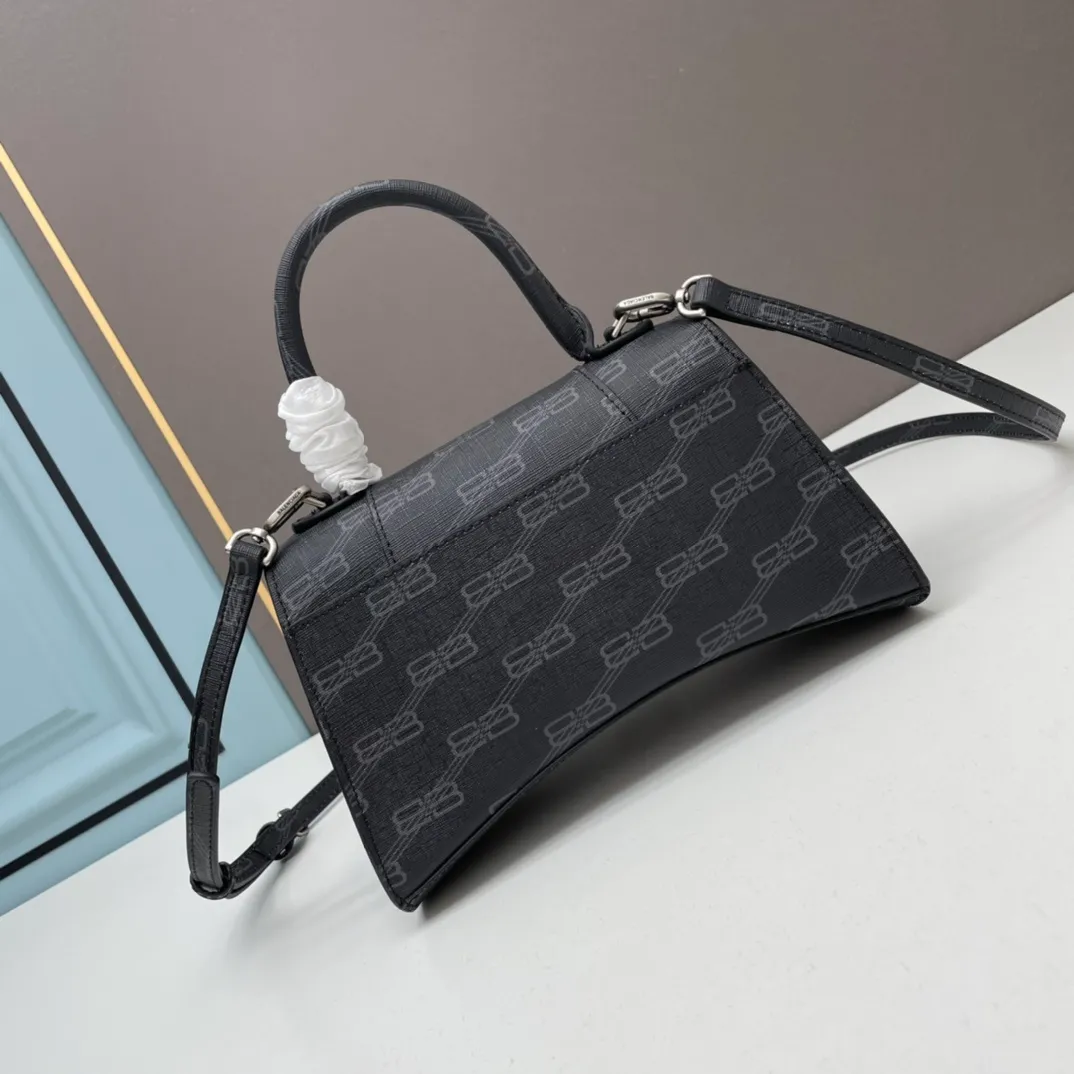 All categories Balenciaga Women's Bags (Balenciaga) Balenciaga 3931