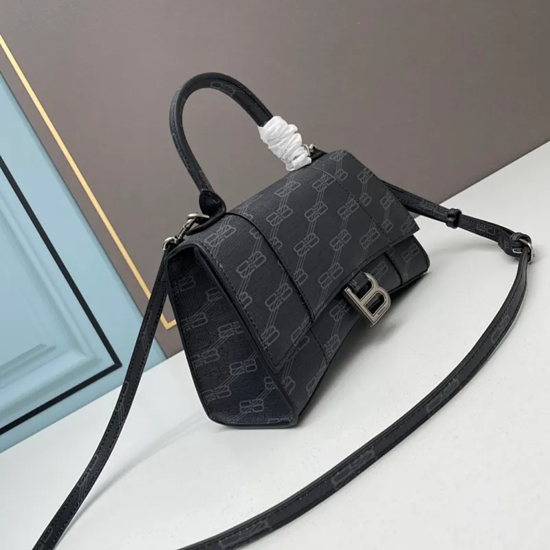 All categories Balenciaga Women's Bags (Balenciaga) Balenciaga 3931