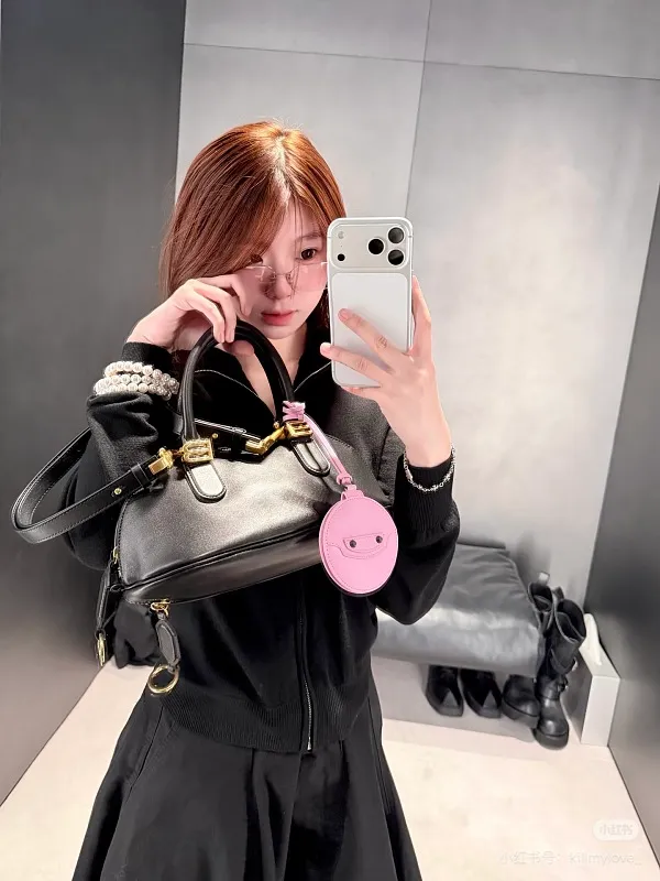 All categories Balenciaga Women's Bags (Balenciaga) Balenciaga 8812 small size