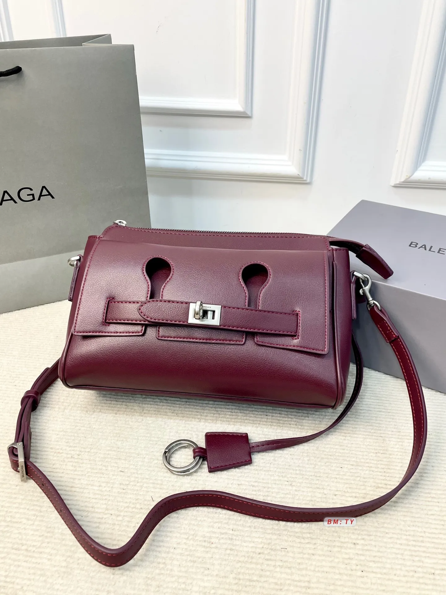 All Categories Official Website "Brand Women's Bags" Women's Bags 💙 BALENCIAGA 2025 New Balenciaga Crossbody Bag