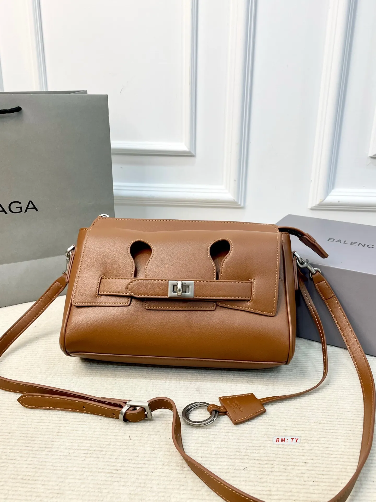 All Categories Official Website "Brand Women's Bags" Women's Bags 💙 BALENCIAGA 2025 New Balenciaga Crossbody Bag