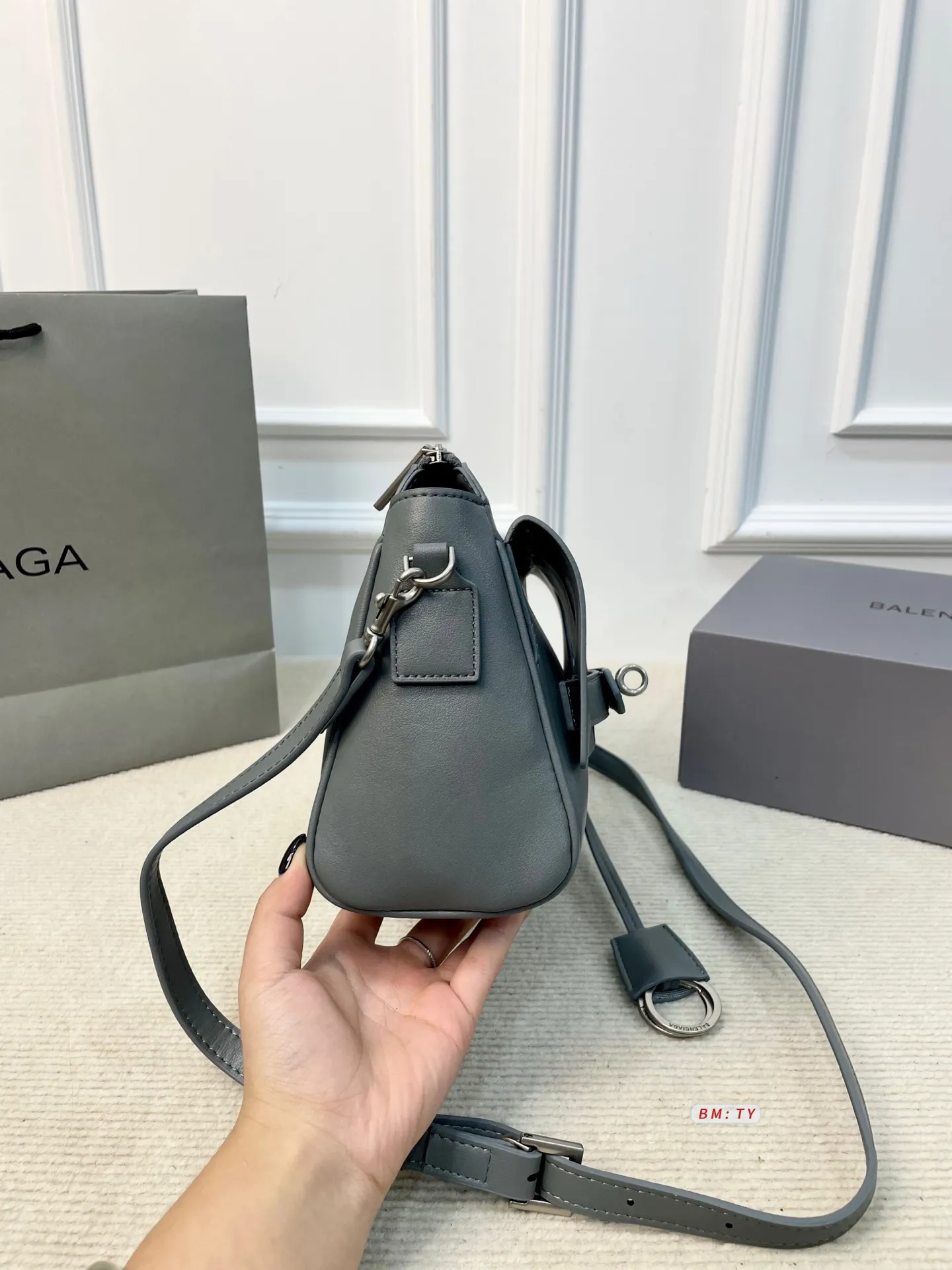 All Categories Official Website "Brand Women's Bags" Women's Bags 💙 BALENCIAGA 2025 New Balenciaga Crossbody Bag