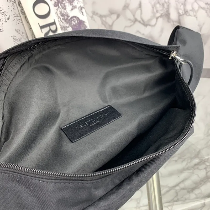 All categories Balenciaga Women's Bags (Balenciaga) Balenciaga, 3011