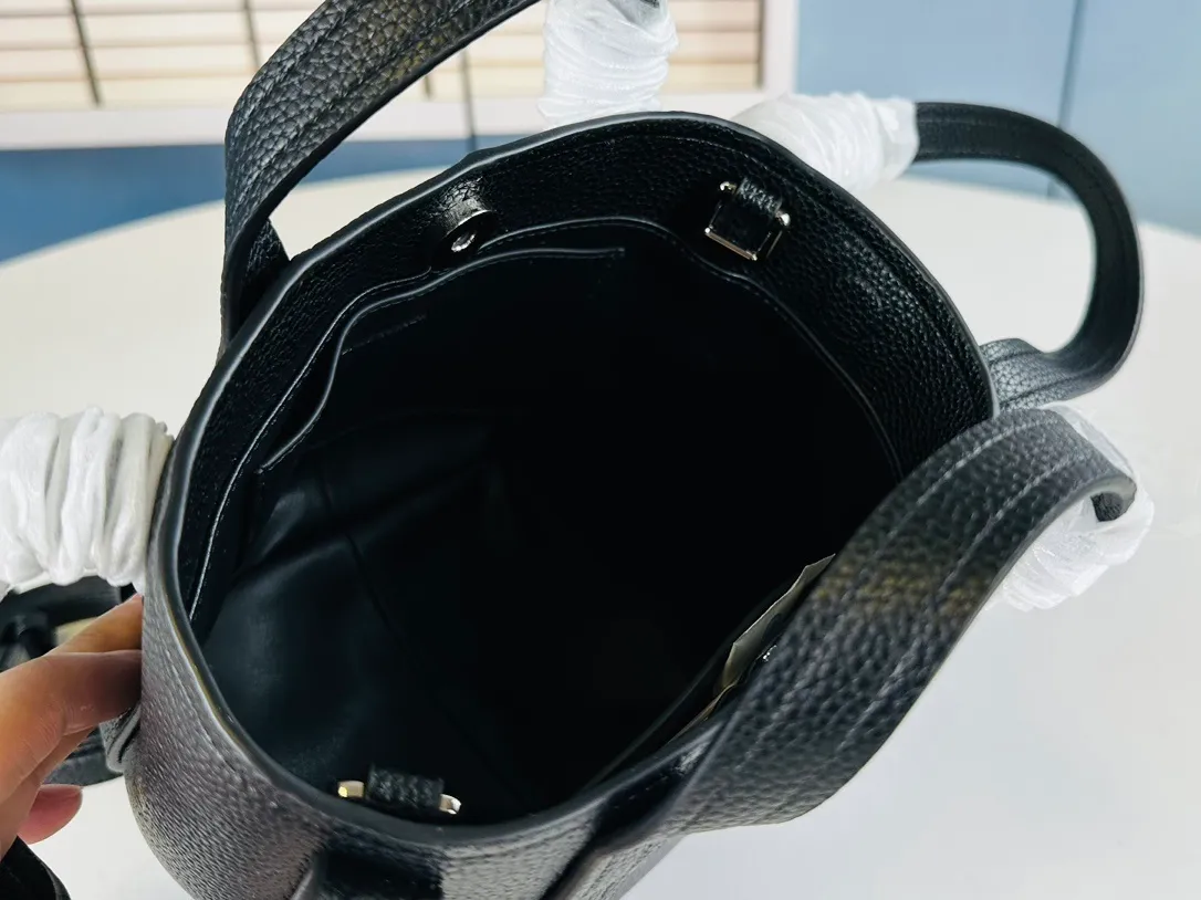 All Categories Balenciaga Women's Bags (Balenciaga) Balenciaga 1090