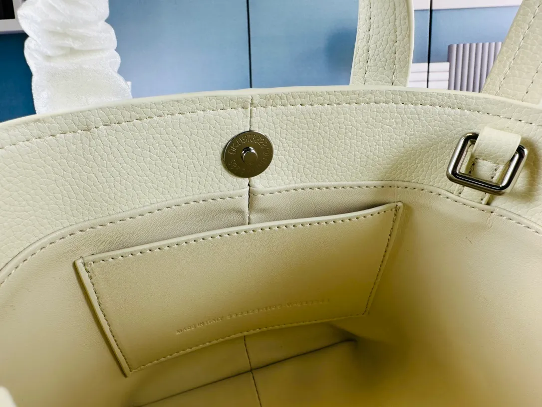 All Categories Balenciaga Women's Bags (Balenciaga) Balenciaga 1090