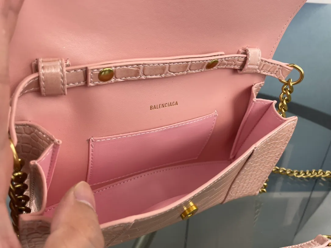 All categories Official website "Brand Women's Bags" Women's Bags 💙 BALENCIAGA 2023 latest Balenciaga crossbody bag