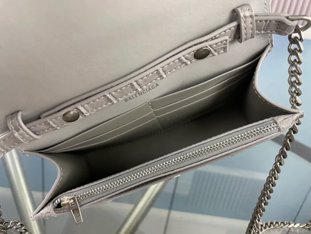 All categories Official website "Brand Women's Bags" Women's Bags 💙 BALENCIAGA 2023 latest Balenciaga crossbody bag