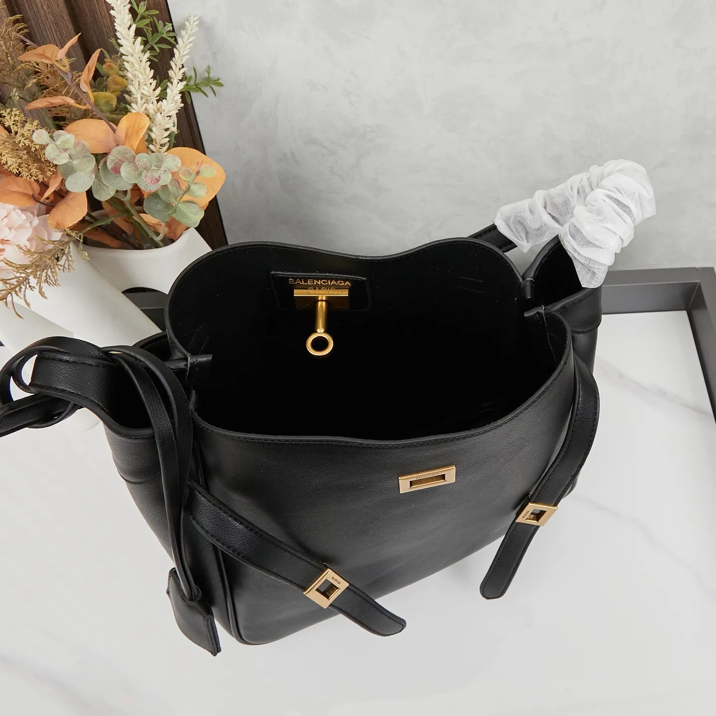 All Categories Official Website "Brand Women's Bags" Women's Bags 💙 BALENCIAGA 2025 Official Website New Balenciaga Crossbody Bag