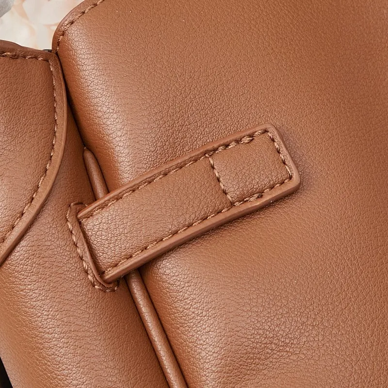 All Categories Official Website "Brand Women's Bags" Women's Bags 💙 BALENCIAGA 2025 Official Website New Balenciaga Crossbody Bag