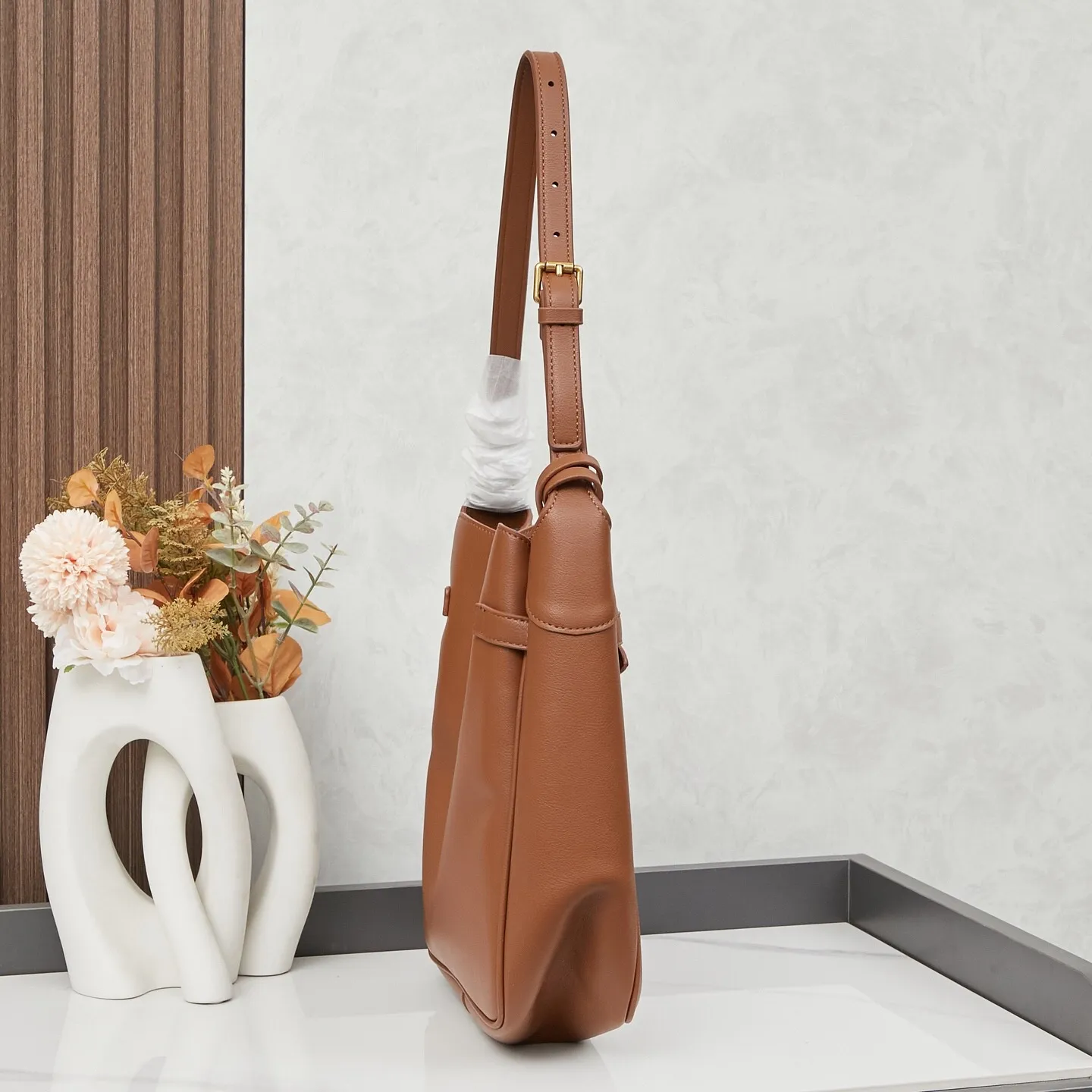 All Categories Official Website "Brand Women's Bags" Women's Bags 💙 BALENCIAGA 2025 Official Website New Balenciaga Crossbody Bag