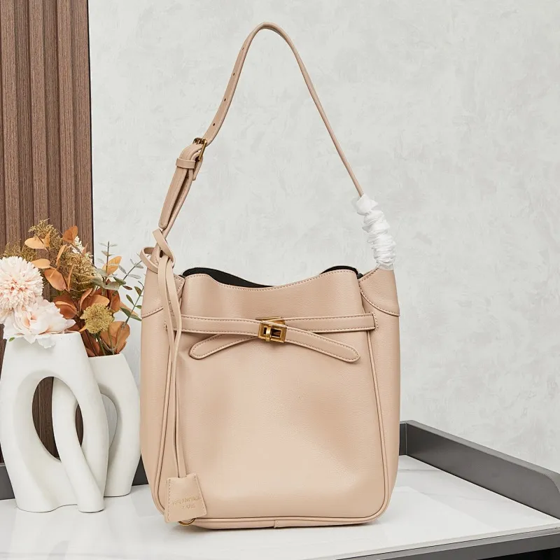 All Categories Official Website "Brand Women's Bags" Women's Bags 💙 BALENCIAGA 2025 Official Website New Balenciaga Crossbody Bag