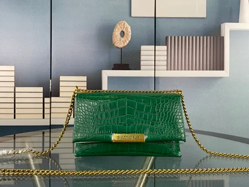 All Categories Official Website "Brand Women's Bags" Women's Bags 💙 BALENCIAGA 2023 latest Balenciaga crocodile pattern crossbody bag