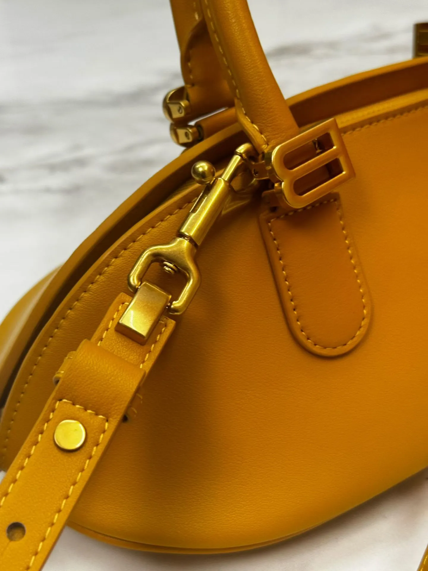 All Categories Official Website "Brand Women's Bags" Women's Bags 💙 BALENCIAGA 2026 New Balenciaga Crossbody Bag