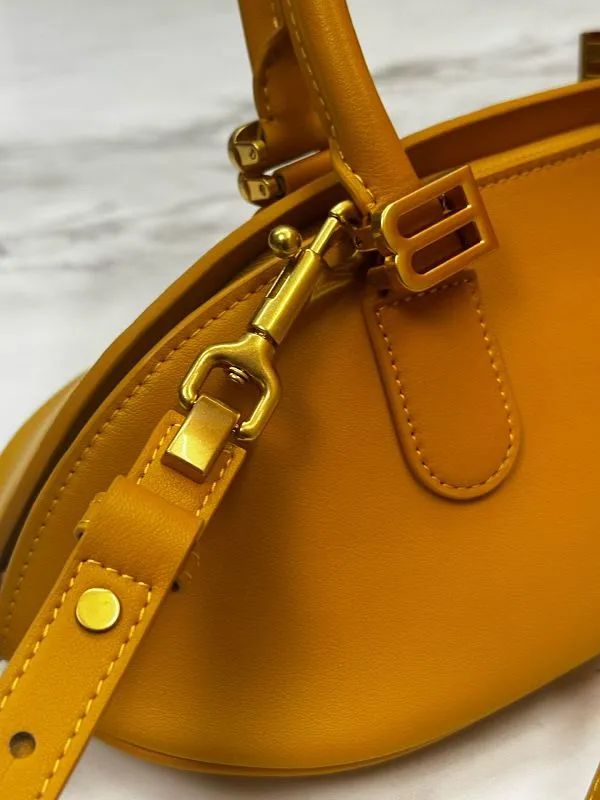 All Categories Official Website "Brand Women's Bags" Women's Bags 💙 BALENCIAGA 2026 New Balenciaga Crossbody Bag