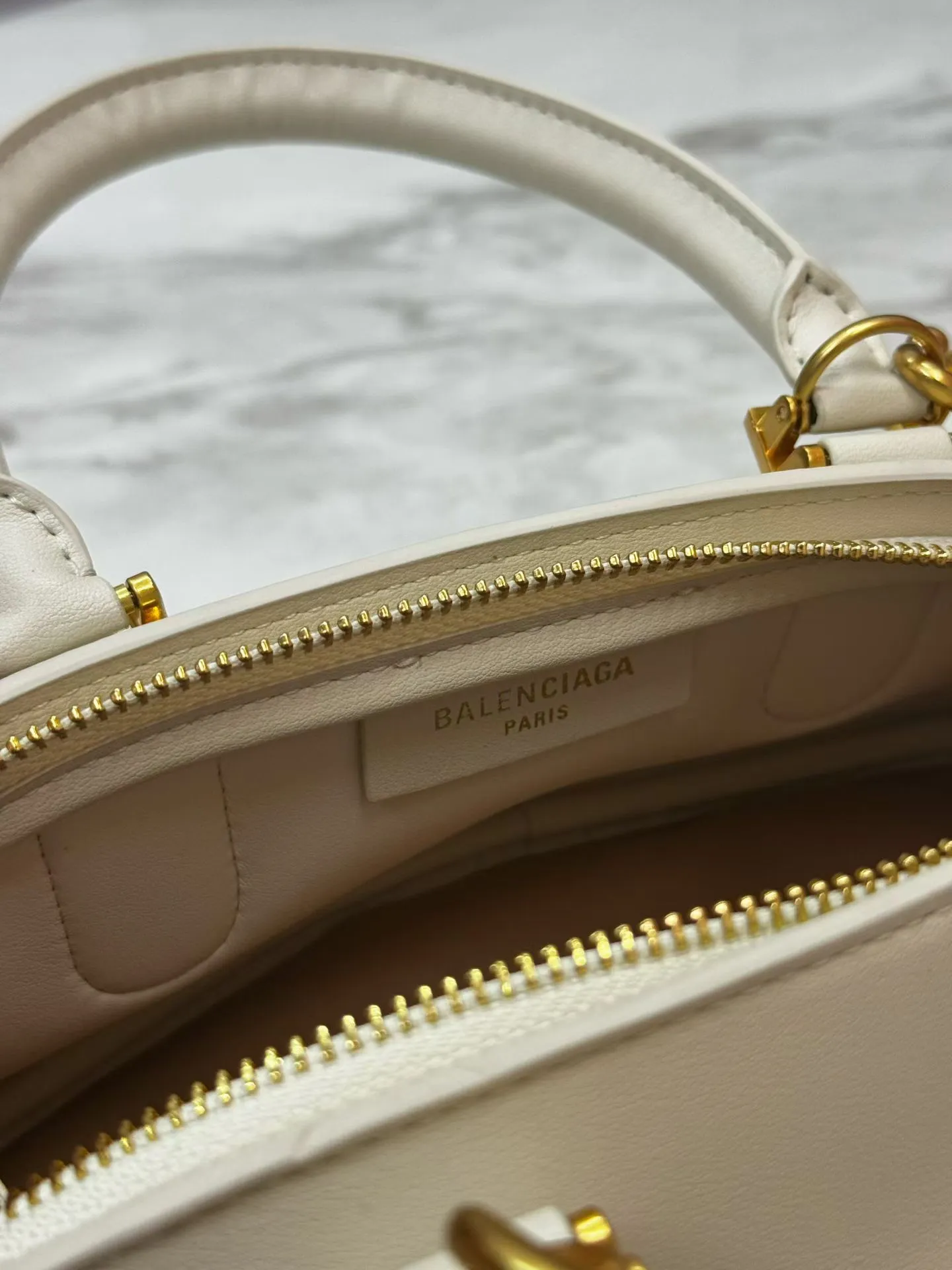 All Categories Official Website "Brand Women's Bags" Women's Bags 💙 BALENCIAGA 2026 New Balenciaga Crossbody Bag