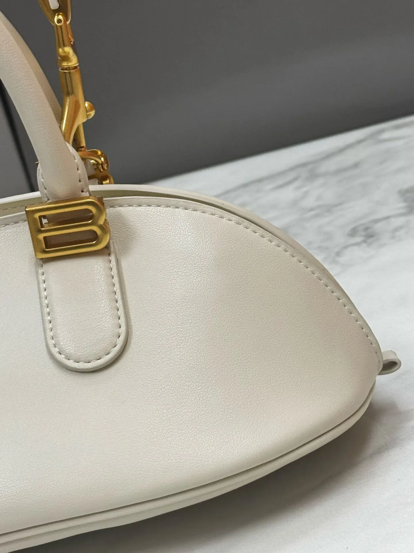 All Categories Official Website "Brand Women's Bags" Women's Bags 💙 BALENCIAGA 2026 New Balenciaga Crossbody Bag