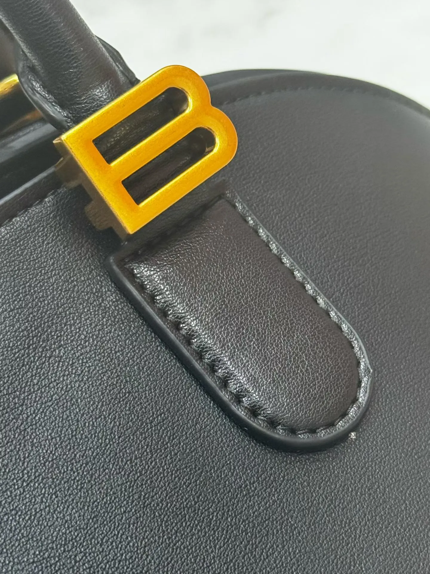 All Categories Official Website "Brand Women's Bags" Women's Bags 💙 BALENCIAGA 2026 New Balenciaga Crossbody Bag