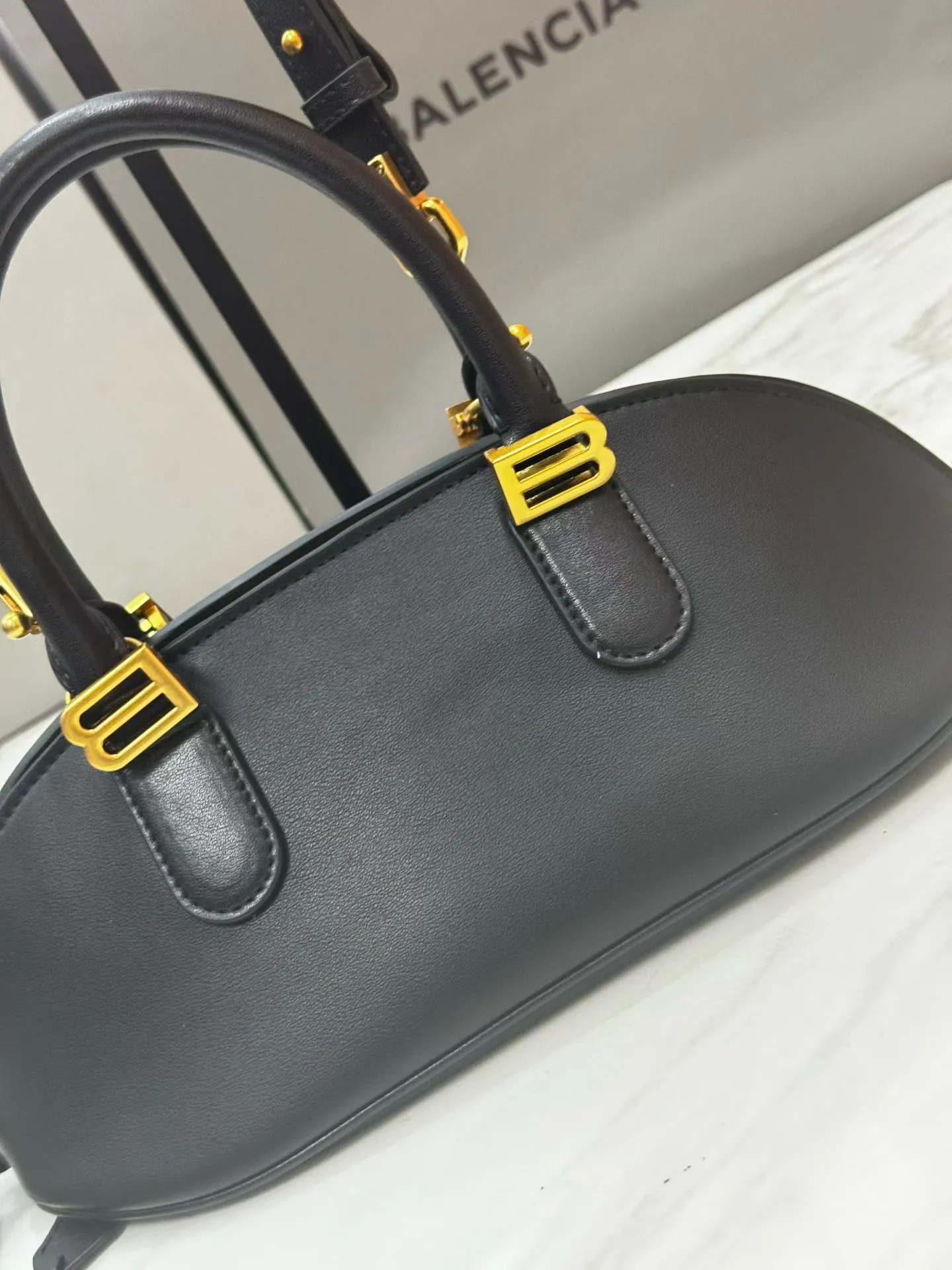 All Categories Official Website "Brand Women's Bags" Women's Bags 💙 BALENCIAGA 2026 New Balenciaga Crossbody Bag