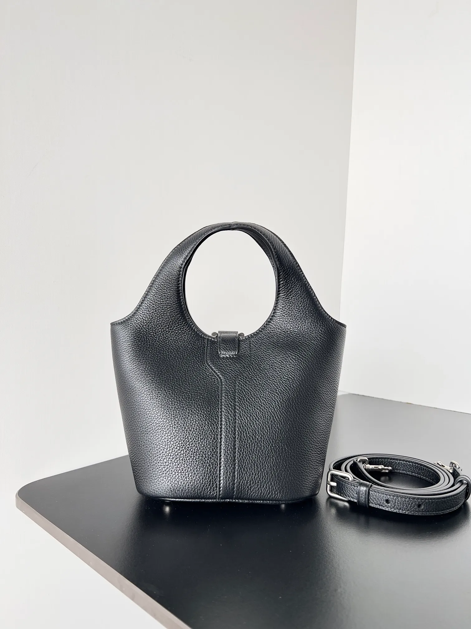 All Categories Balenciaga Women's Bags (Balenciaga) Balenciaga 2399