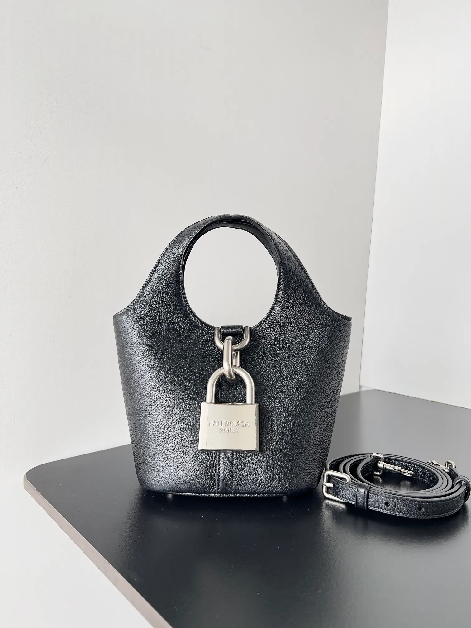 All Categories Balenciaga Women's Bags (Balenciaga) Balenciaga 2399