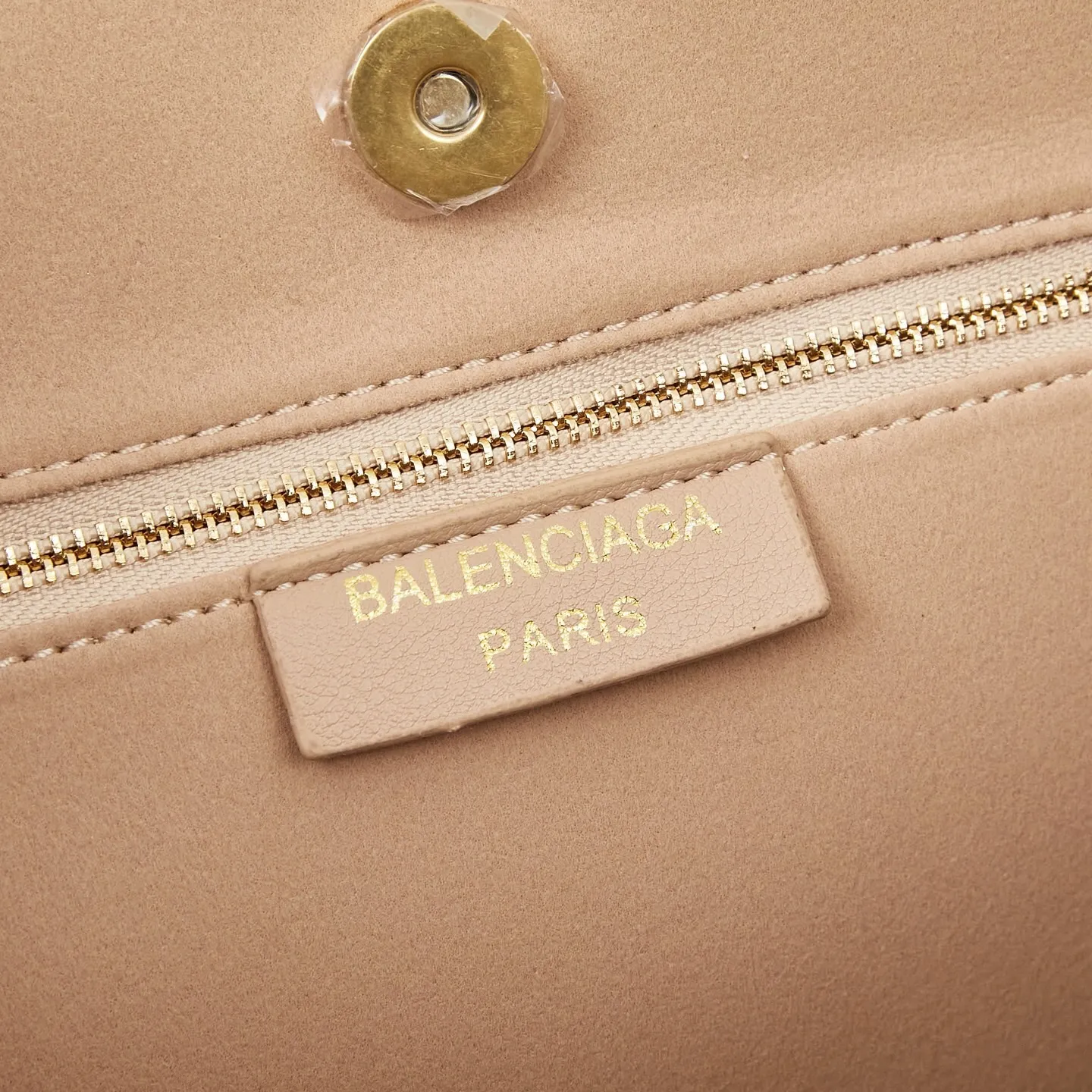 All Categories Official Website "Brand Women's Bags" Women's Bags 💙 BALENCIAGA 2025 Official Website New Balenciaga Crossbody Bag