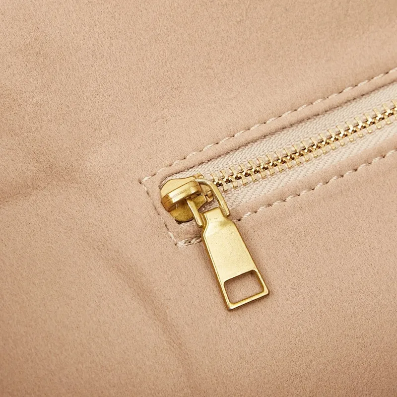 All Categories Official Website "Brand Women's Bags" Women's Bags 💙 BALENCIAGA 2025 Official Website New Balenciaga Crossbody Bag
