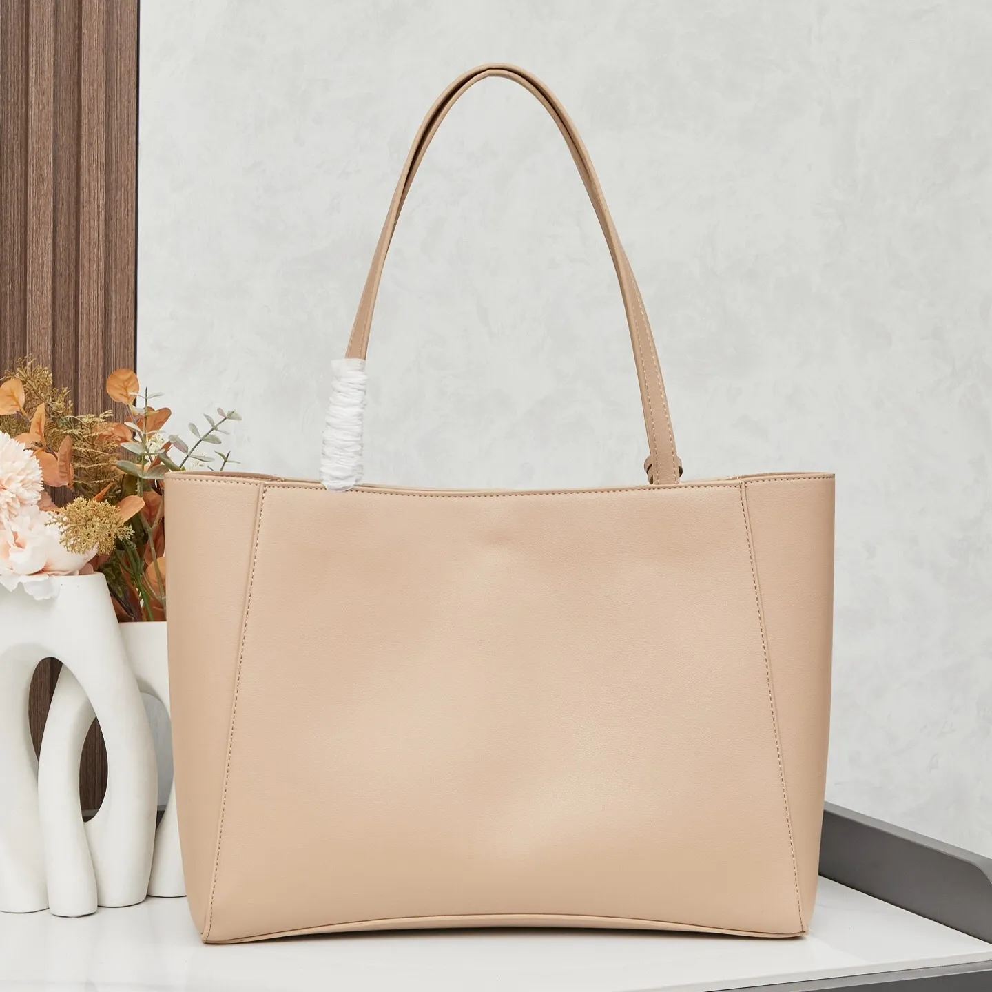 All Categories Official Website "Brand Women's Bags" Women's Bags 💙 BALENCIAGA 2025 Official Website New Balenciaga Crossbody Bag