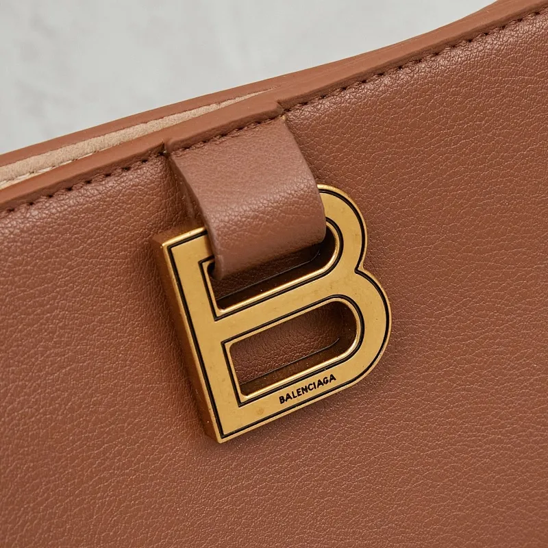 All Categories Official Website "Brand Women's Bags" Women's Bags 💙 BALENCIAGA 2025 Official Website New Balenciaga Crossbody Bag