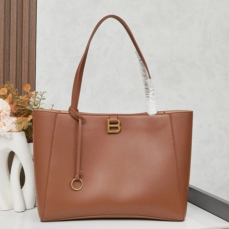 All Categories Official Website "Brand Women's Bags" Women's Bags 💙 BALENCIAGA 2025 Official Website New Balenciaga Crossbody Bag