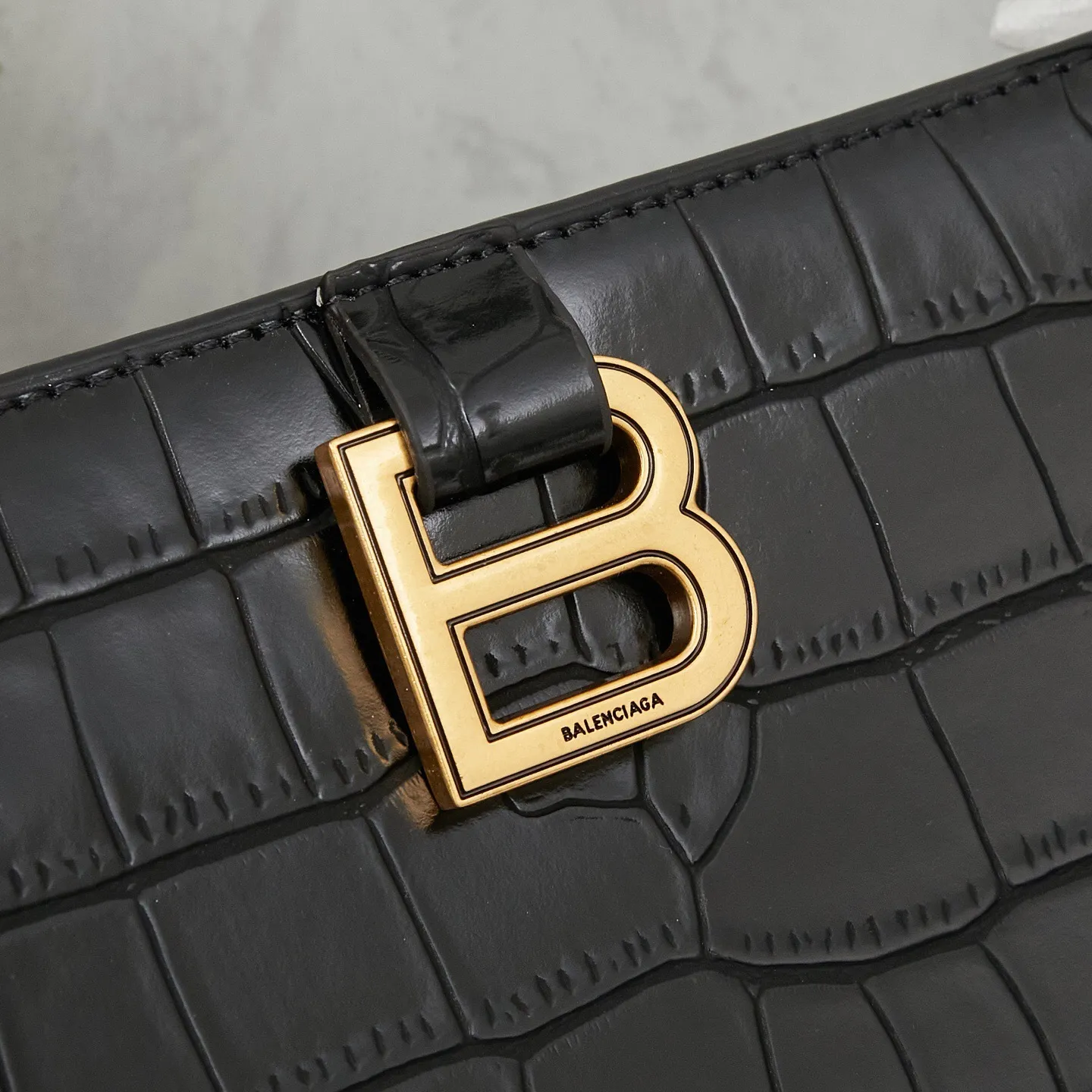 All Categories Official Website "Brand Women's Bags" Women's Bags 💙 BALENCIAGA 2025 Official Website New Balenciaga Crossbody Bag