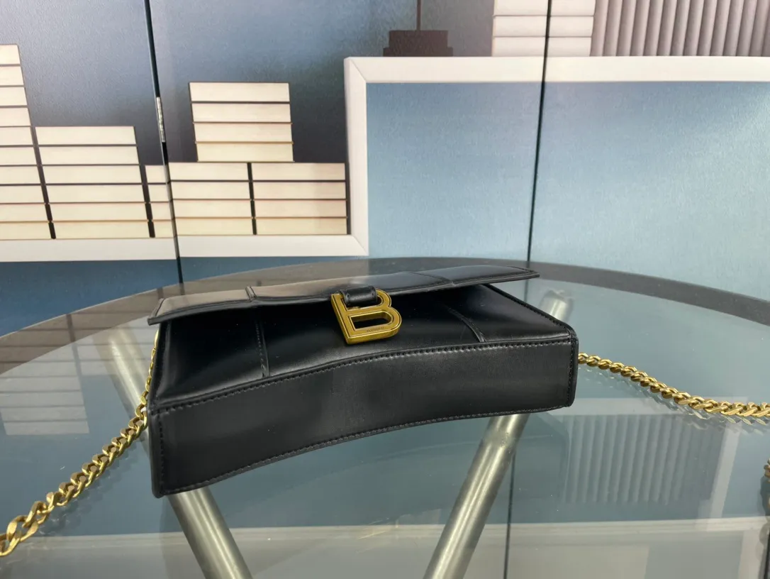 All categories Official website "Brand Women's Bags" Women's Bags 💙 BALENCIAGA 2023 latest Balenciaga crossbody bag