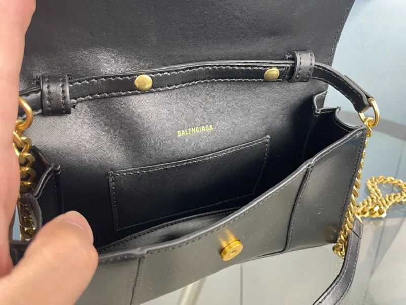 All categories Official website "Brand Women's Bags" Women's Bags 💙 BALENCIAGA 2023 latest Balenciaga crossbody bag