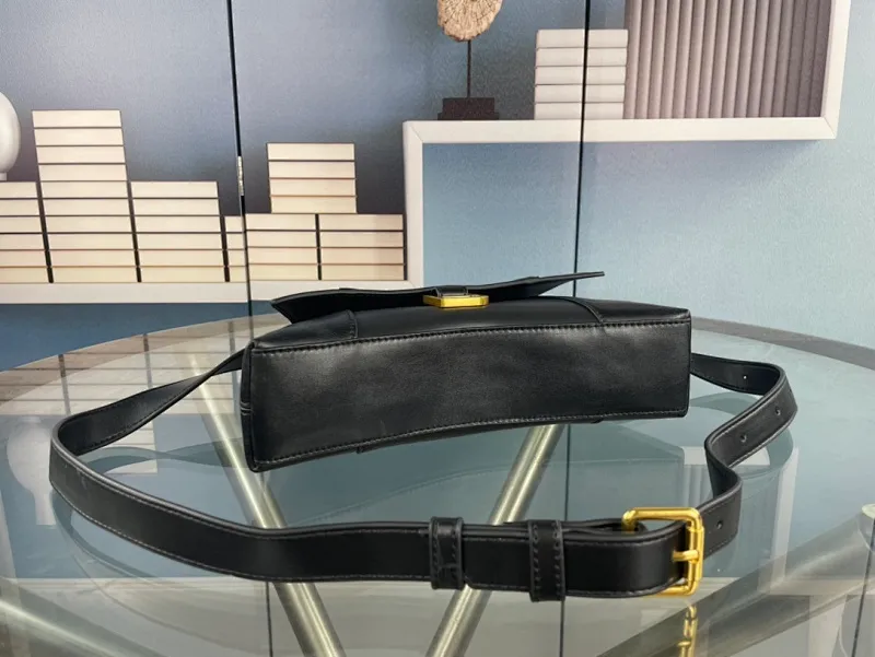 All Categories Official Website "Brand Women's Bags" Women's Bags 💙 BALENCIAGA 2023 latest Balenciaga hourglass bag