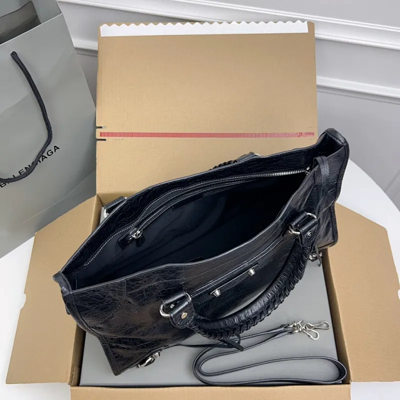 All categories Balenciaga Women's Bags (Balenciaga) Balenciaga 3825