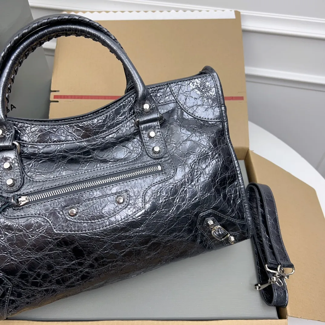 All categories Balenciaga Women's Bags (Balenciaga) Balenciaga 3825