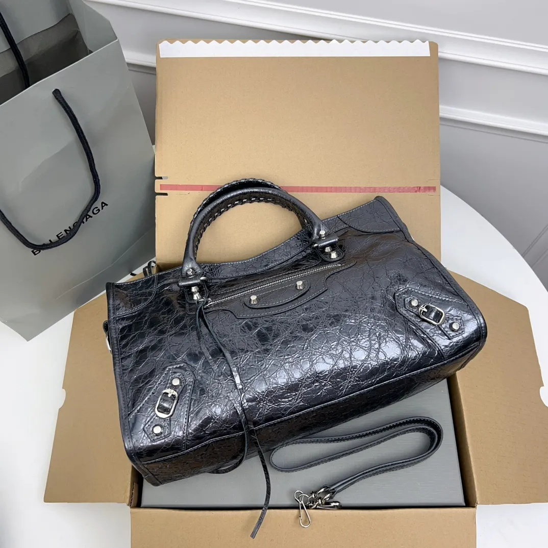 All categories Balenciaga Women's Bags (Balenciaga) Balenciaga 3825
