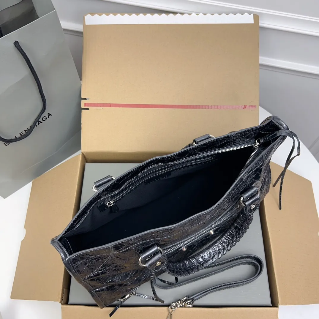 All categories Balenciaga Women's Bags (Balenciaga) Balenciaga 3825