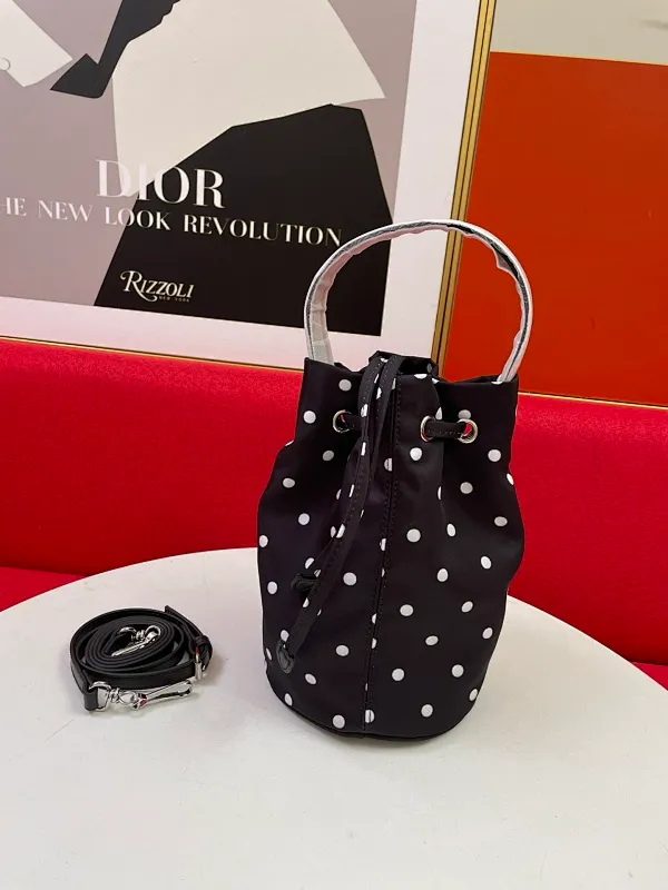 All categories Official website "Brand Women's Bags" Women's Bags 💙 BALENCIAGA 2023 latest Balenciaga bucket bag