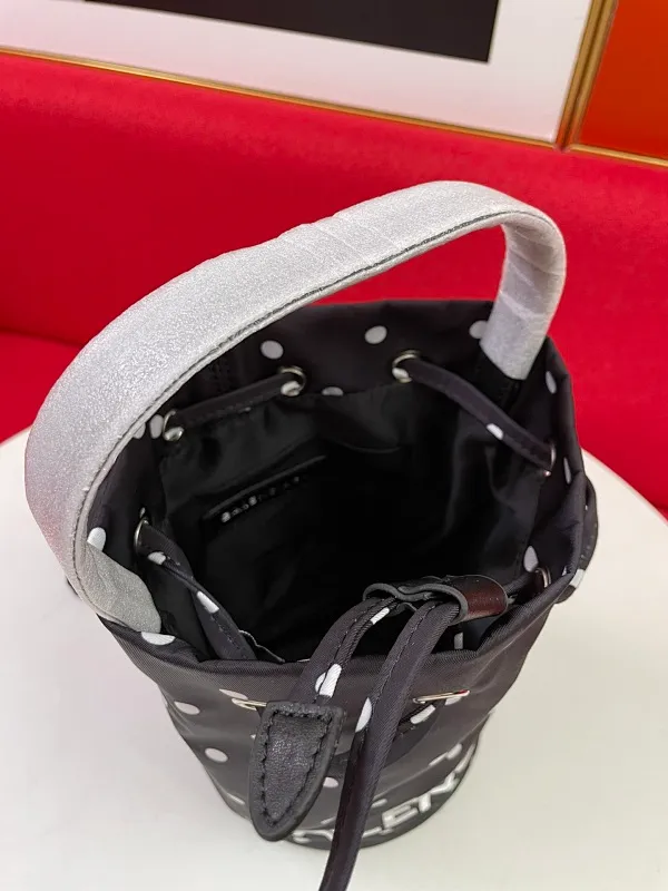 All categories Official website "Brand Women's Bags" Women's Bags 💙 BALENCIAGA 2023 latest Balenciaga bucket bag